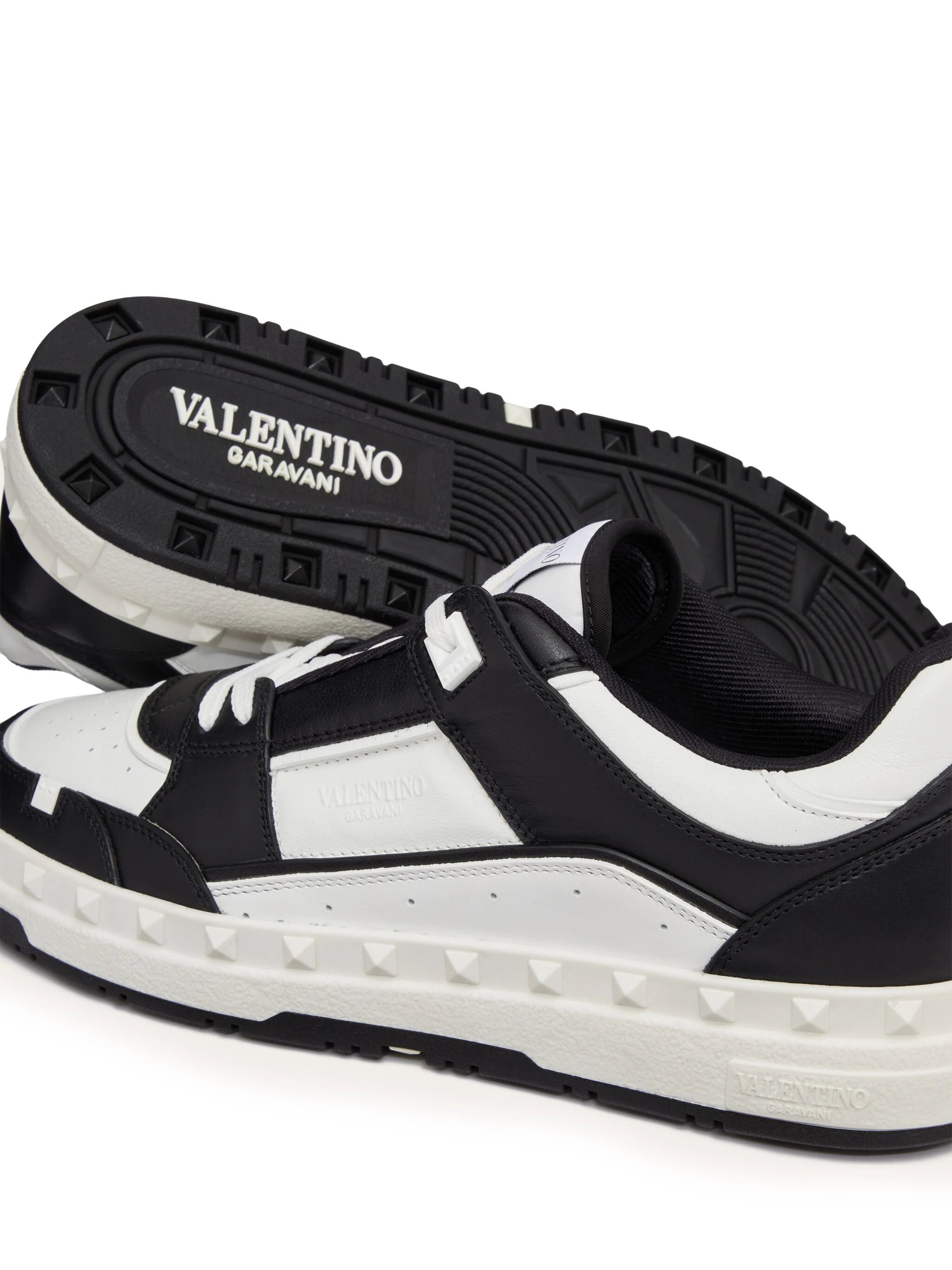 Valentino Garavani 5Y2S0H43 Man NERO-BIANCO/BIANCO-NERO/BIANCO Sneakers - Zuklat