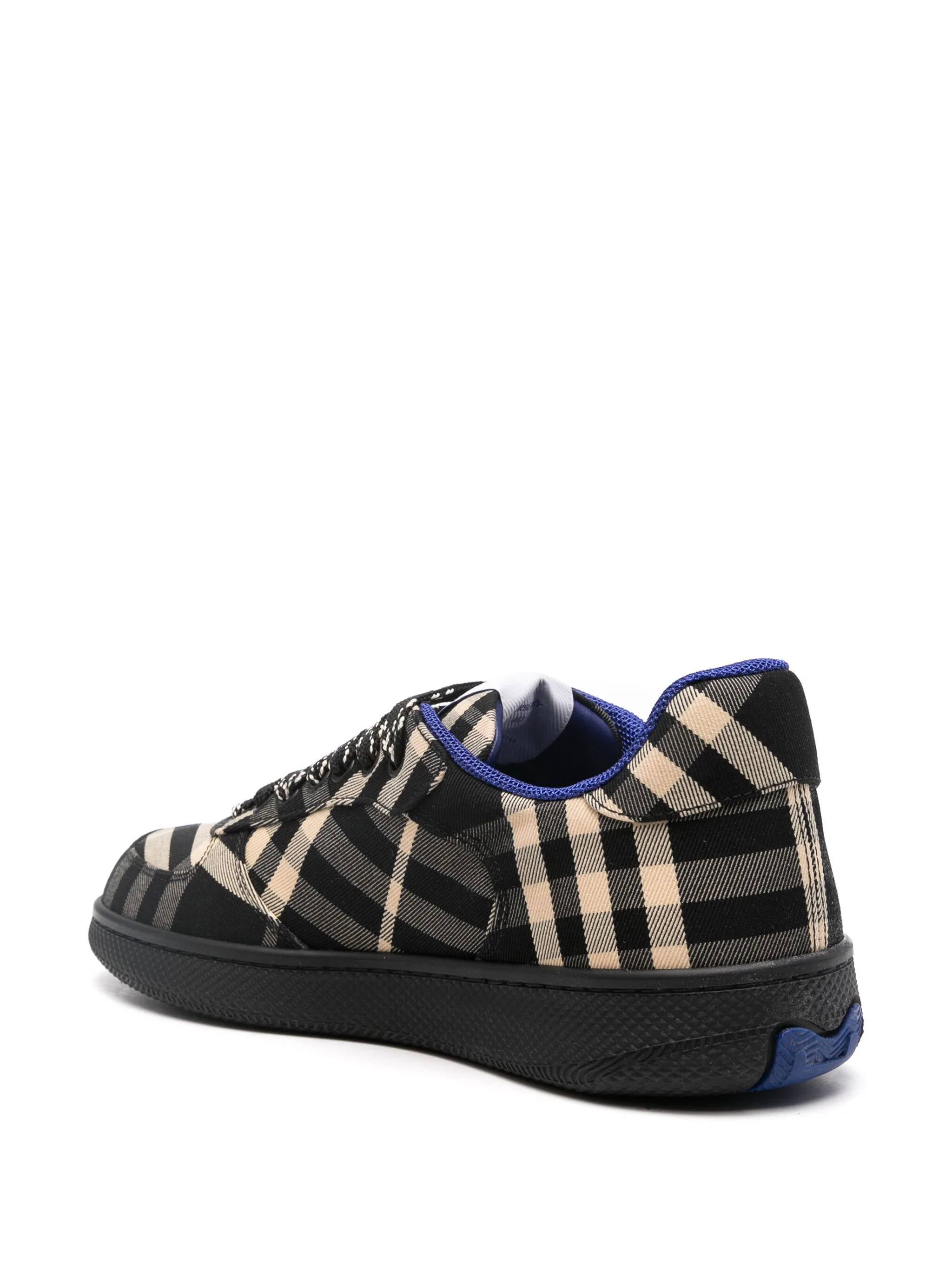 Burberry 8095274 Man BLACK IP CHK Sneakers - Zuklat