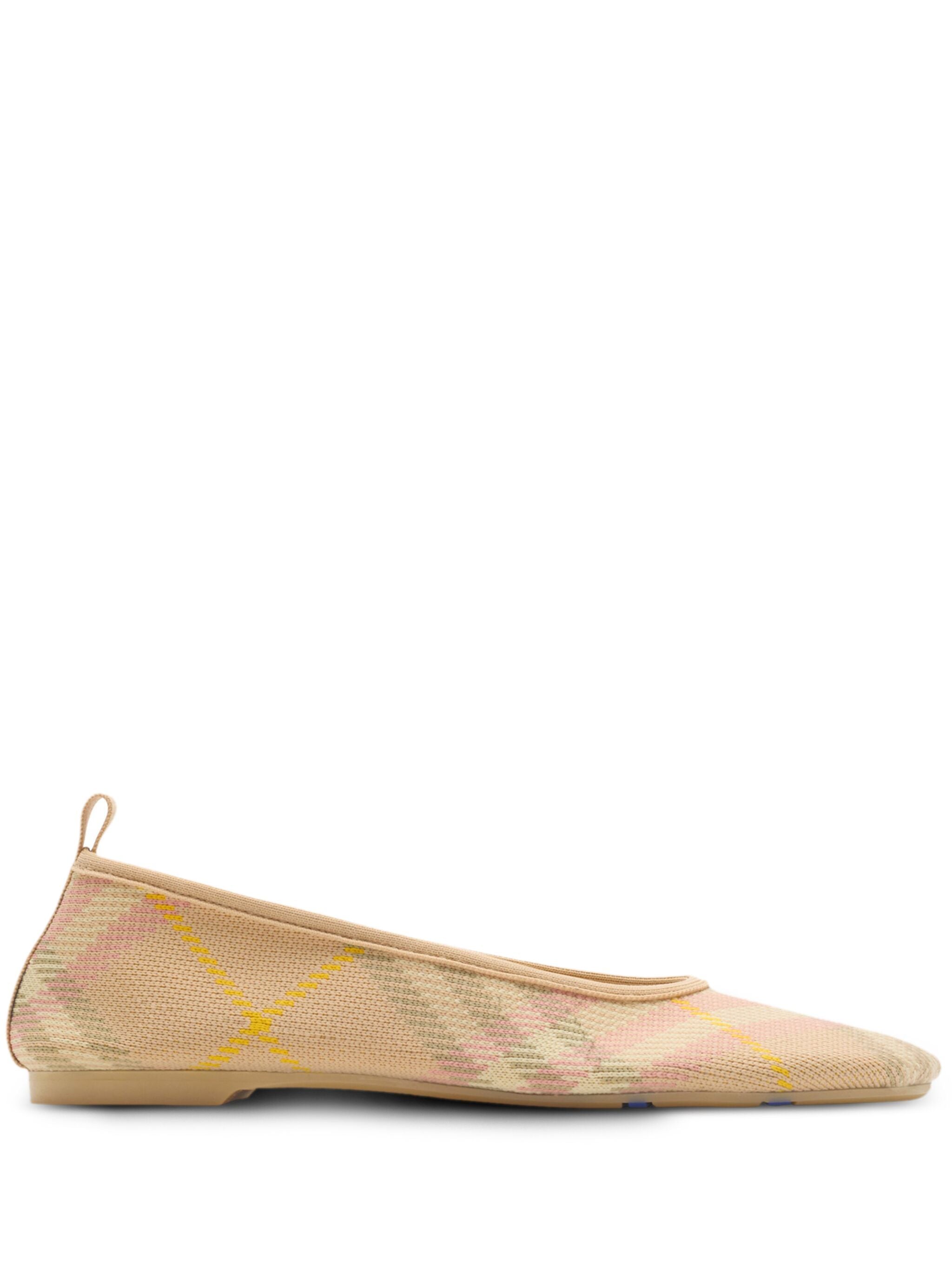 Burberry 8101053 Woman TEA CUP IP CHECK Flat shoes - Zuklat